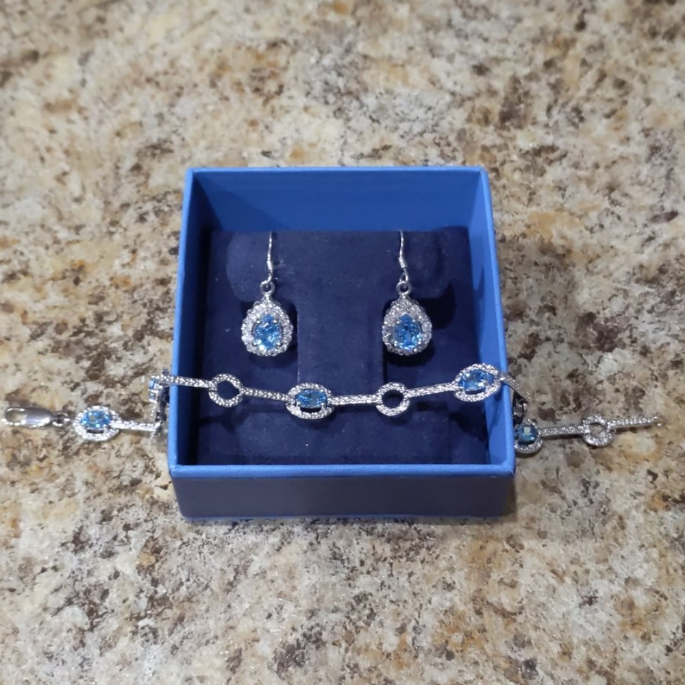Blue & White Crystal Bracelet w/ Earrings
